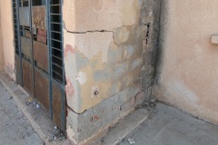 Der Eingangsbereich der Karasor-Schule vor der Renovierung