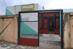 Der sanierte Eingangsbereich der Schule