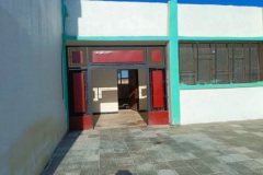 Der sanierte Eingangsbereich der Schule