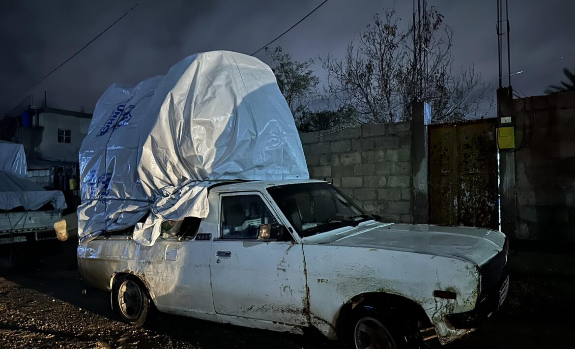 Wagen von Geflüchteten in Dêrik